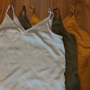 2 pour 25$ 💕 Trio de camisoles